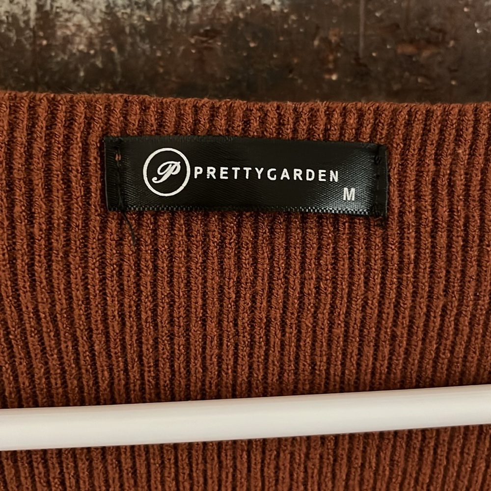 PRETTY GARDEN Brown Sweetheart Neckline Cropped Sweater NWOT - Picture 8 of 9